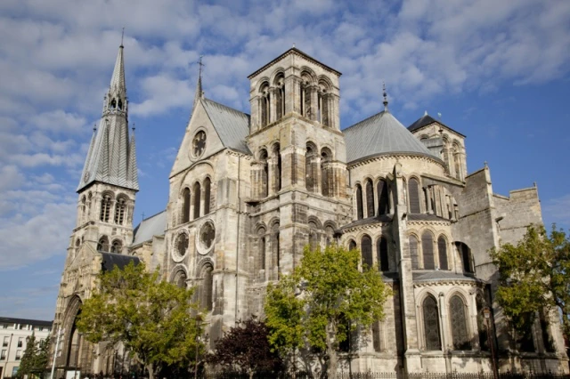Les Z'estivales : Notre-Dame-en-Vaux et son carillon